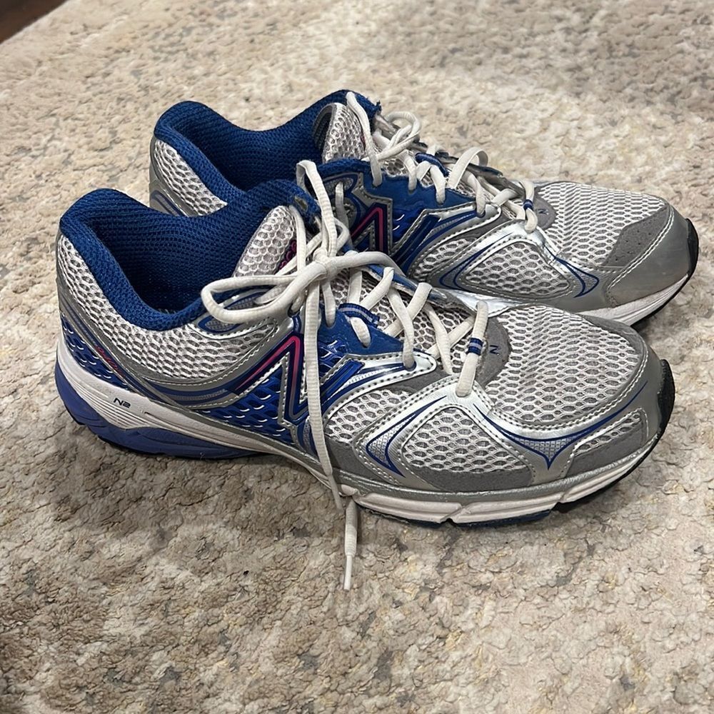 New Balance Women’s Running Shoes W940wB2 Silver size 12 EUC no insole USA made
